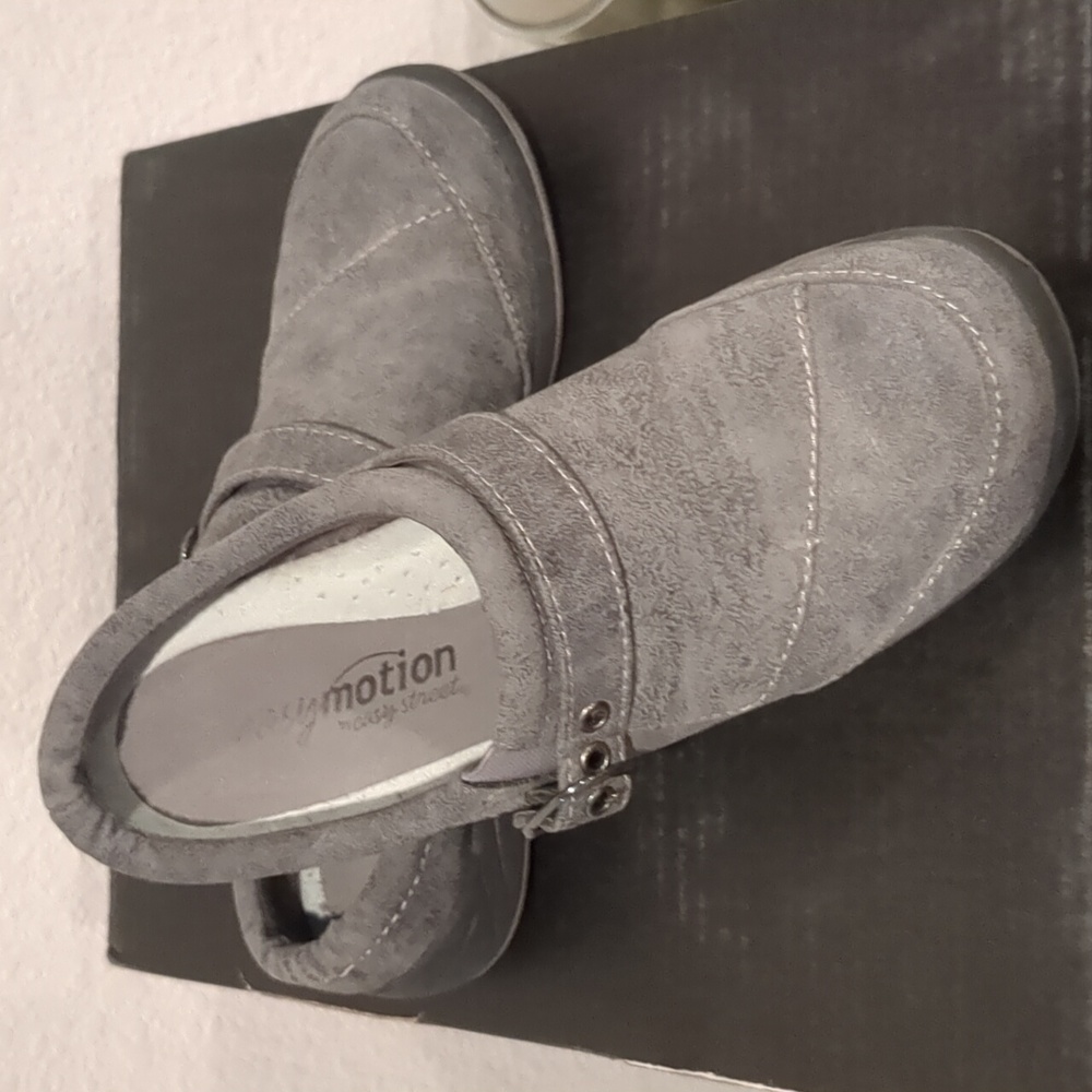 Easy Motion Easy Street 7N Gray Clogs
